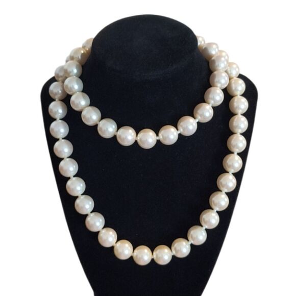 Betsey Johnson Faux Pearl Necklace - Picture 1 of 2